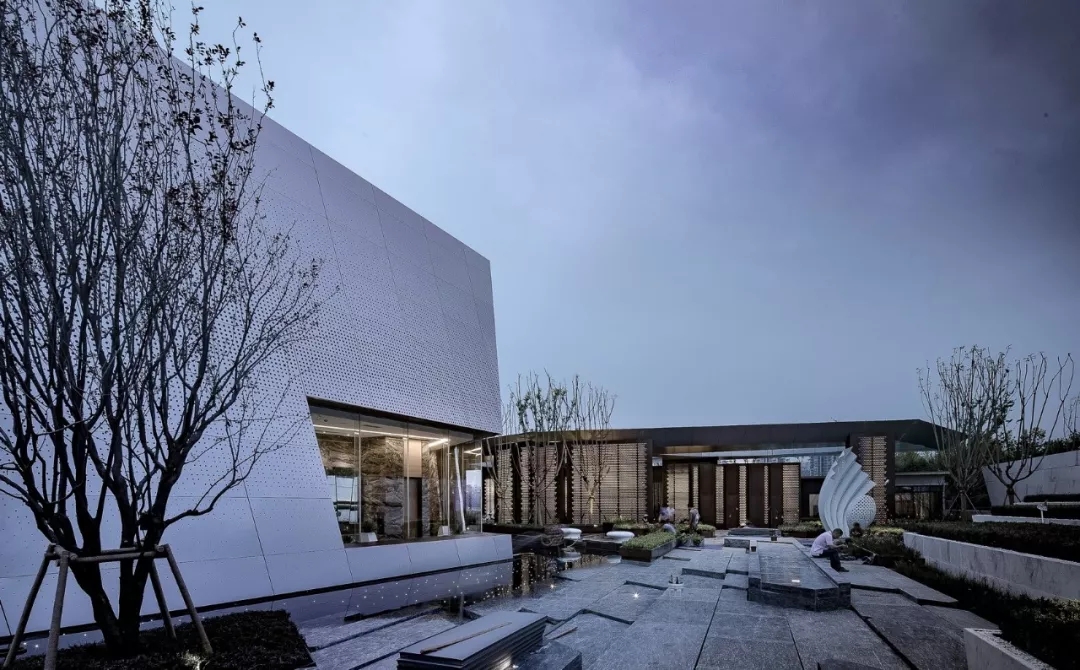 面向内庭院的洞口 by苏圣亮，，，8181801威尼斯修建设计