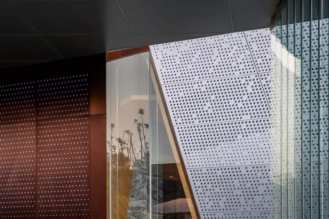 穿孔幻彩复合板细节 by苏圣亮，，，8181801威尼斯修建设计